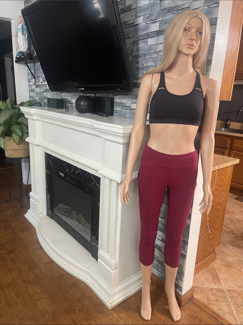 Lululemon" Speed Up Crop * 21" burgundy, Size 6